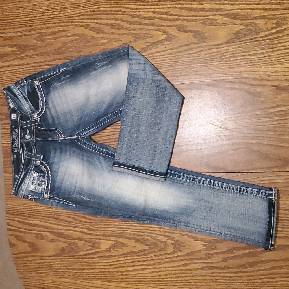 ADORABLE Miss Me Cuffed Capri Jeans Size 25